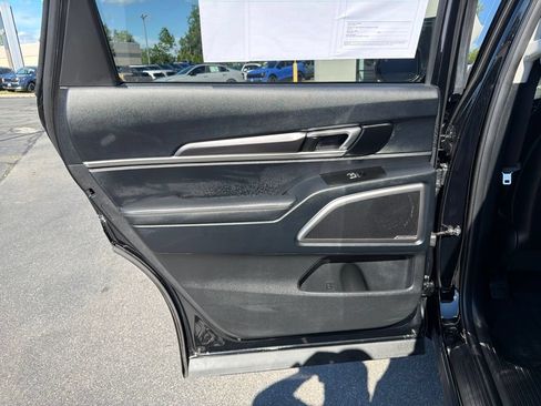 Certified 2024 Kia Telluride S w/ S Sunroof Package AWD/4WD image 17