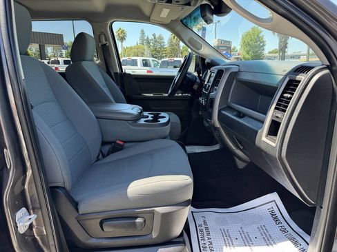 Used 2015 RAM 2500 Tradesman w/ Chrome Appearance Group AWD/4WD image 11