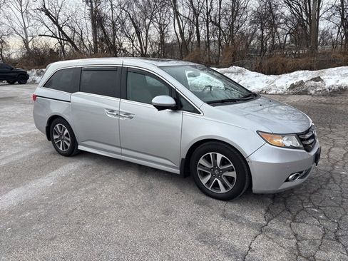 Used 2014 Honda Odyssey Touring image 2