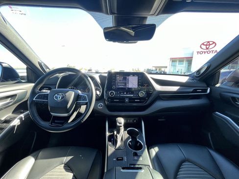Used 2022 Toyota Highlander XSE image 26