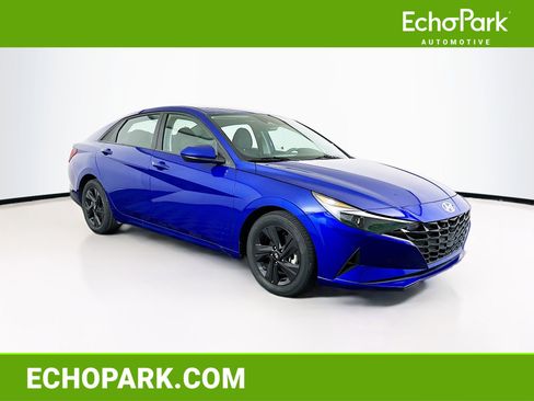 Used 2021 Hyundai Elantra SEL image 1