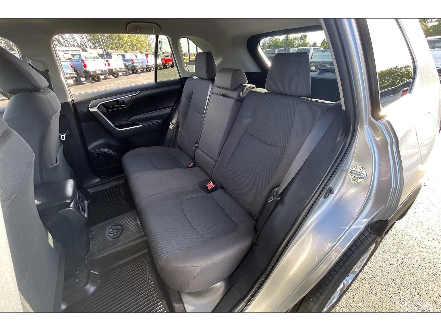 Used 2024 Toyota RAV4 LE AWD/4WD image 27