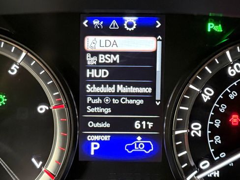 Used 2019 Lexus LX 570 4WD w/ Luxury Package image 26