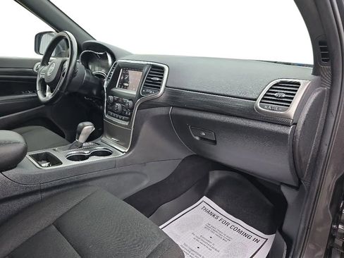 Used 2020 Jeep Grand Cherokee Laredo w/ Security & Convenience Group AWD/4WD image 19