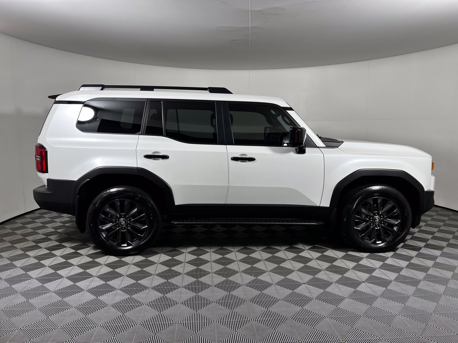 Certified 2025 Toyota Land Cruiser w/ Premium Package AWD/4WD image 4