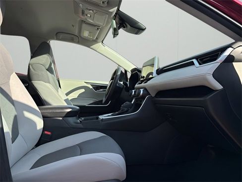 Used 2023 Toyota RAV4 XLE image 13