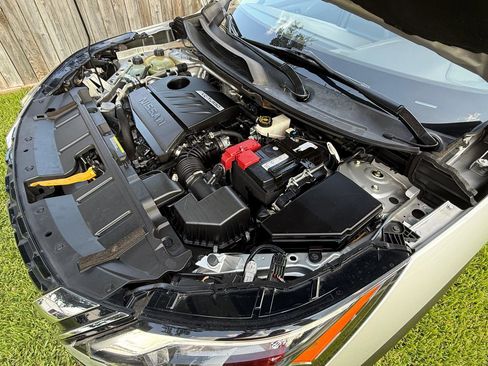 Used 2023 Nissan Rogue SV image 32