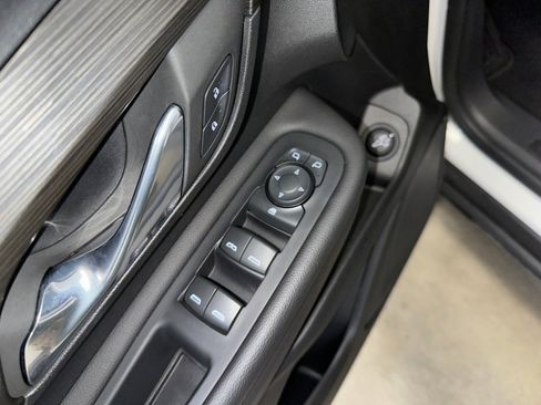 Certified 2023 GMC Terrain SLE w/ Driver Convenience Package image 5