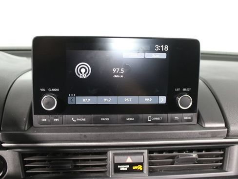 Used 2023 Honda Pilot Sport image 15