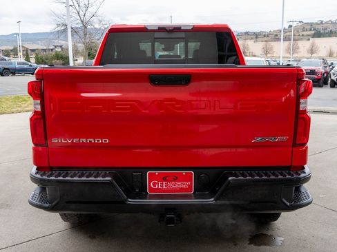 Used 2022 Chevrolet Silverado 1500 ZR2 w/ Technology Package image 6