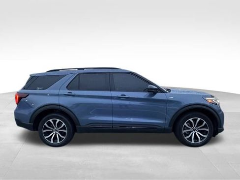 Used 2025 Ford Explorer ST-Line image 6