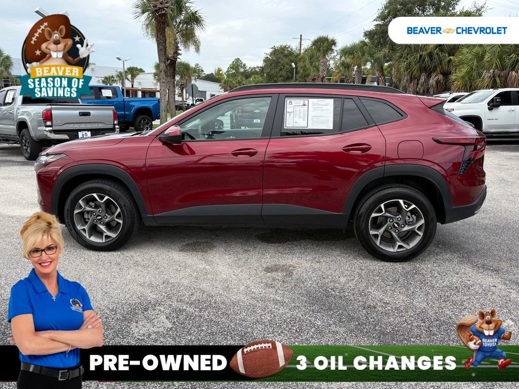 Used 2025 Chevrolet Trax LT FWD image 4