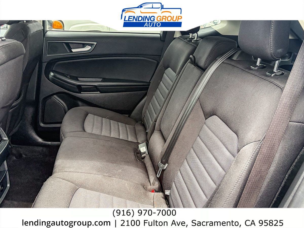 Used 2024 Ford Edge SE w/ Black Appearance Package AWD/4WD image 17