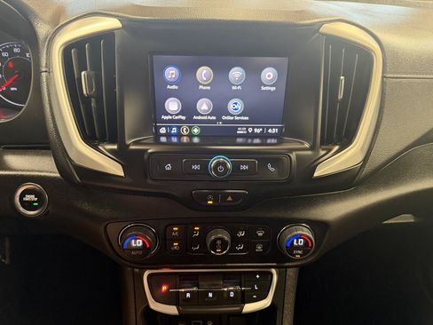 Used 2024 GMC Terrain SLE w/ Driver Convenience Package FWD image 18
