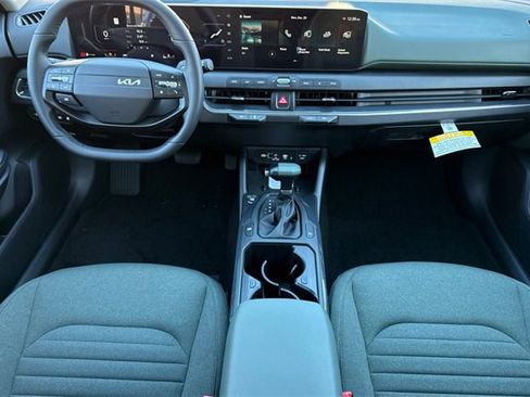 New 2025 Kia K4 EX image 15