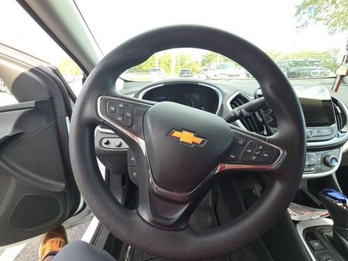 Used 2018 Chevrolet Volt LT image 12