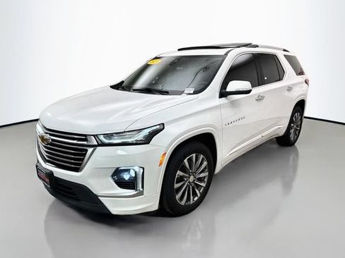 Used 2023 Chevrolet Traverse Premier AWD/4WD image 3