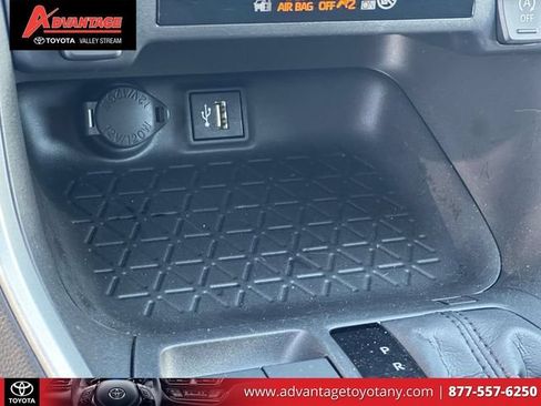 Used 2023 Toyota RAV4 LE AWD/4WD image 35