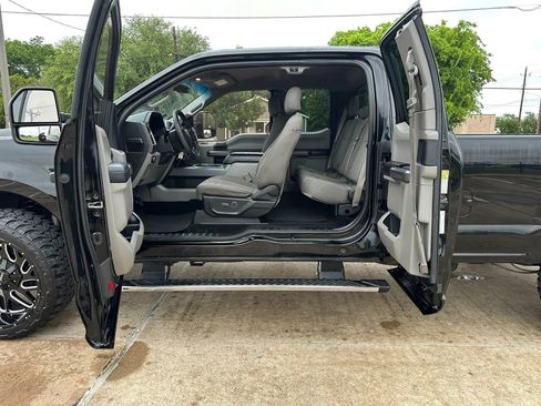 Used 2017 Ford F250 XLT w/ XLT Value Package RWD image 10