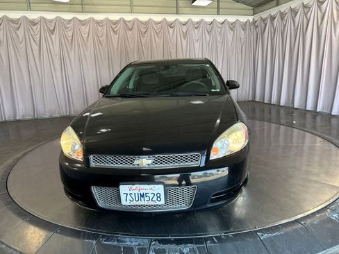 Used 2016 Chevrolet Impala LT FWD image 2