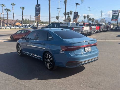Used 2025 Volkswagen Jetta Sport image 5