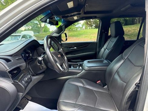 Used 2018 Cadillac Escalade Platinum AWD/4WD image 11