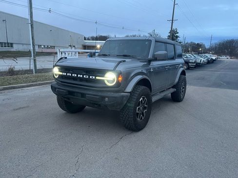 Used 2022 Ford Bronco Outer Banks image 3