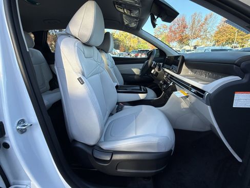 New 2026 Hyundai Tucson Blue SE image 24