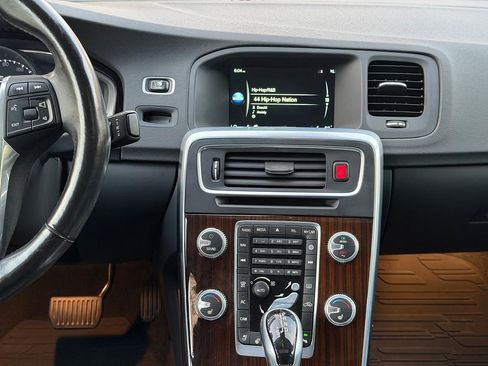 Used 2016 Volvo S60 T5 Premier w/ Climate Package image 22