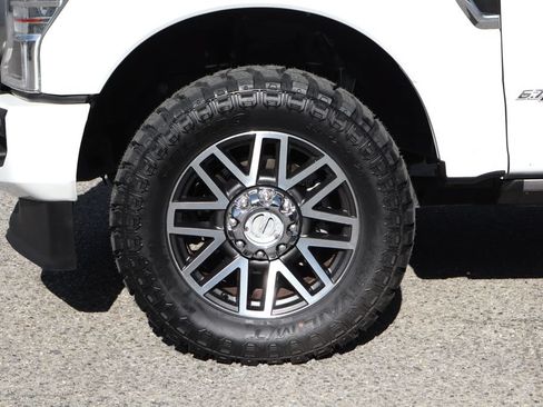 Used 2021 Ford F250 Platinum w/ FX4 Off-Road Package AWD/4WD image 59