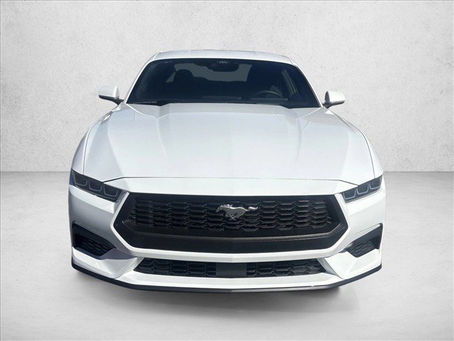 Used 2025 Ford Mustang Coupe RWD image 2