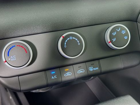 New 2026 Hyundai Elantra SE image 15