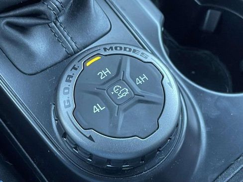 Used 2024 Ford Bronco Outer Banks image 18