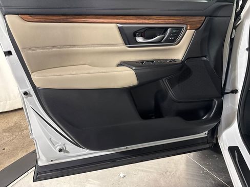 Used 2020 Honda CR-V Touring image 25