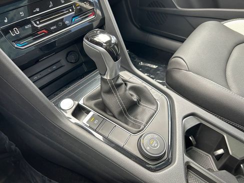 New 2025 Volkswagen Taos SEL image 18