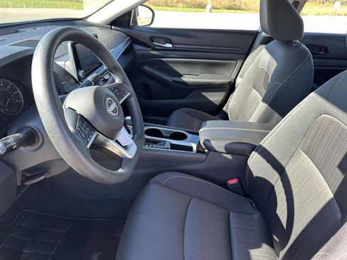 Used 2024 Nissan Altima 2.5 SV image 23