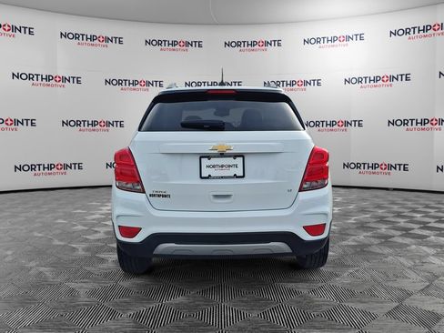 Used 2018 Chevrolet Trax LT w/ LT Convenience Package FWD image 5