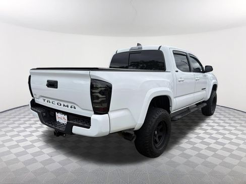 Used 2022 Toyota Tacoma SR5 w/ Technology Package RWD image 6