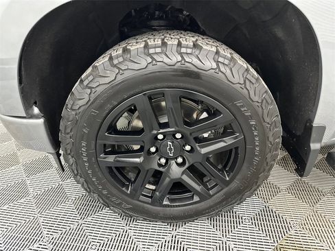 Used 2023 Chevrolet Silverado 1500 Custom image 12