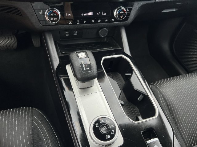 Used 2025 Mitsubishi Outlander ES AWD/4WD image 25
