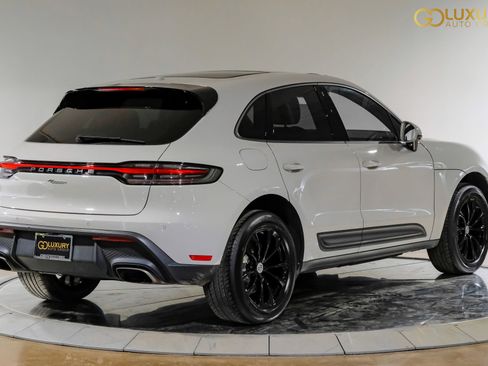 Used 2024 Porsche Macan AWD/4WD image 10