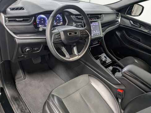 Used 2023 Jeep Grand Cherokee Altitude AWD/4WD image 12