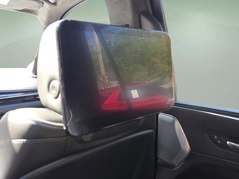 Certified 2022 Cadillac Escalade Sport Platinum w/ LPO, ONYX Package image 29