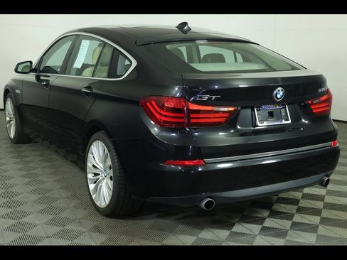Used 2017 BMW 535i Gran Turismo RWD image 6