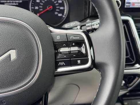 Certified 2022 Kia Sorento SX image 32