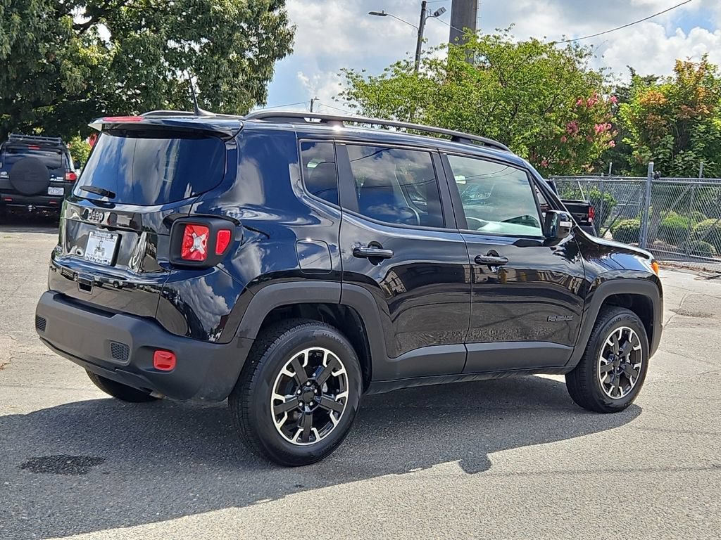 Used 2023 Jeep Renegade Latitude AWD/4WD image 7