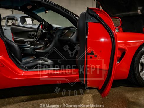 Used 1997 Chevrolet Corvette Coupe w/ Roof Pkg image 59