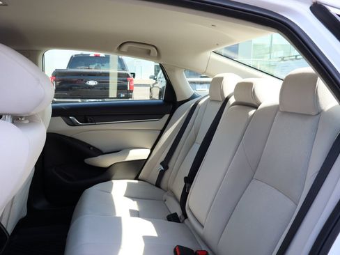 Used 2018 Honda Accord LX image 26