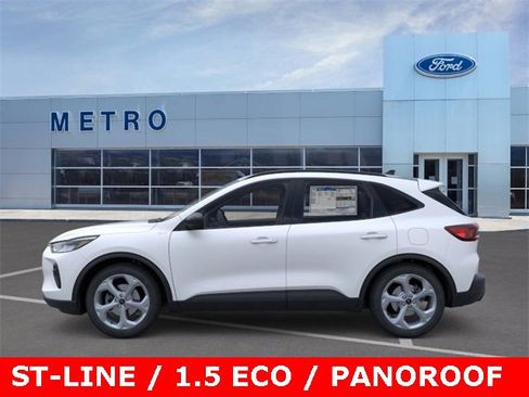 New 2025 Ford Escape ST-Line w/ Cold Weather Package image 32