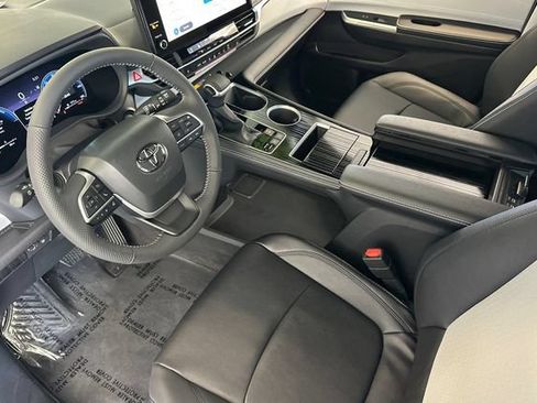 Certified 2026 Toyota Sienna XSE FWD image 12